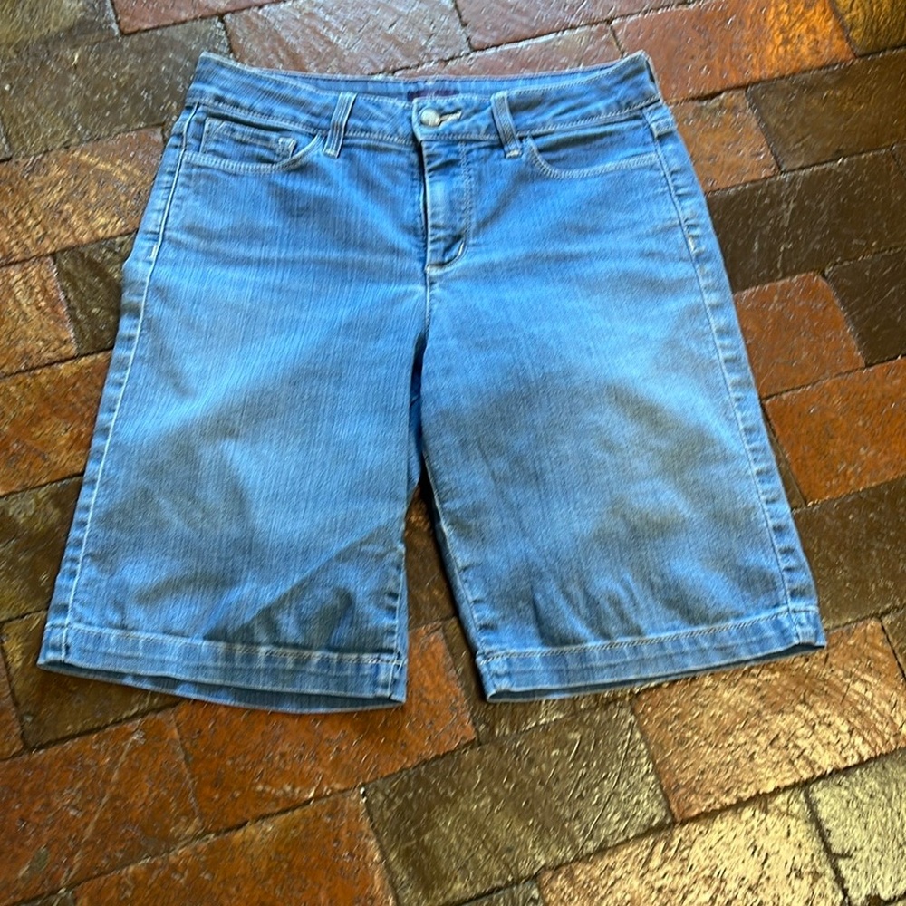 NYJD jean shorts size 8 with 10“ inseam